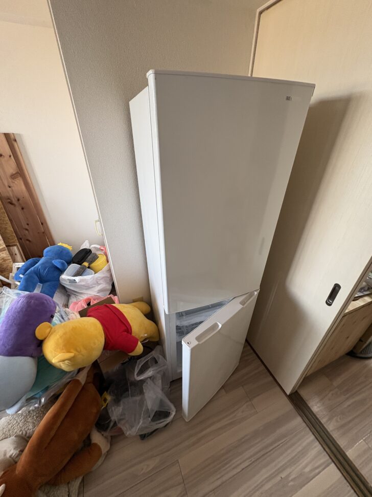 山口県下関市 ソファ、冷蔵庫、洗濯機、サイドボード、プラスチック収納ラック、ゴルフバッグ、衣類ハンガー類、ぬいぐるみ、衣類・布団類、雑貨・小物類、ビニール袋入り残置物一式 回収事例