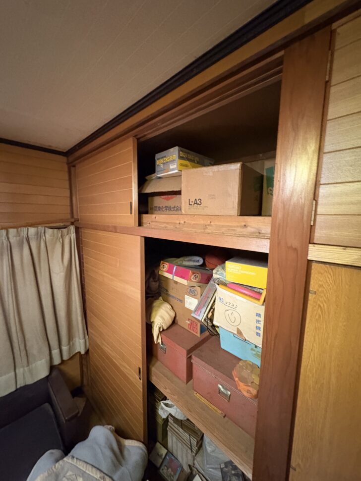 大分県宇佐市 ベッド・寝具類, コタツ, 衣類, 書類・紙類, 収納ボックス・プラスチックケース, 段ボール箱, 掃除機, ダンベル, 工具類, 電源タップ・ケーブル類, ロールカーテン, 竹製マット, ビニール袋入り荷物, 雑貨・小物類 回収事例