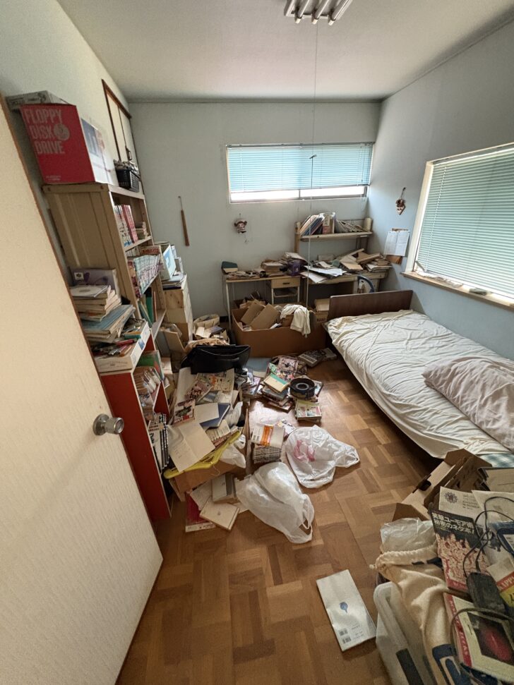 大分県宇佐市 書籍・雑誌、書類・プリント類、衣類、バッグ・かばん、プラスチック収納ケース、段ボール箱、ビニール袋、額縁、その他小物類 回収事例