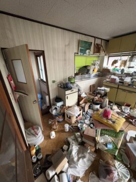 熊本市東区でゴミ屋敷片付け｜3LDKの台所まるごと回収｜ゴミ屋敷片付けの作業事例
