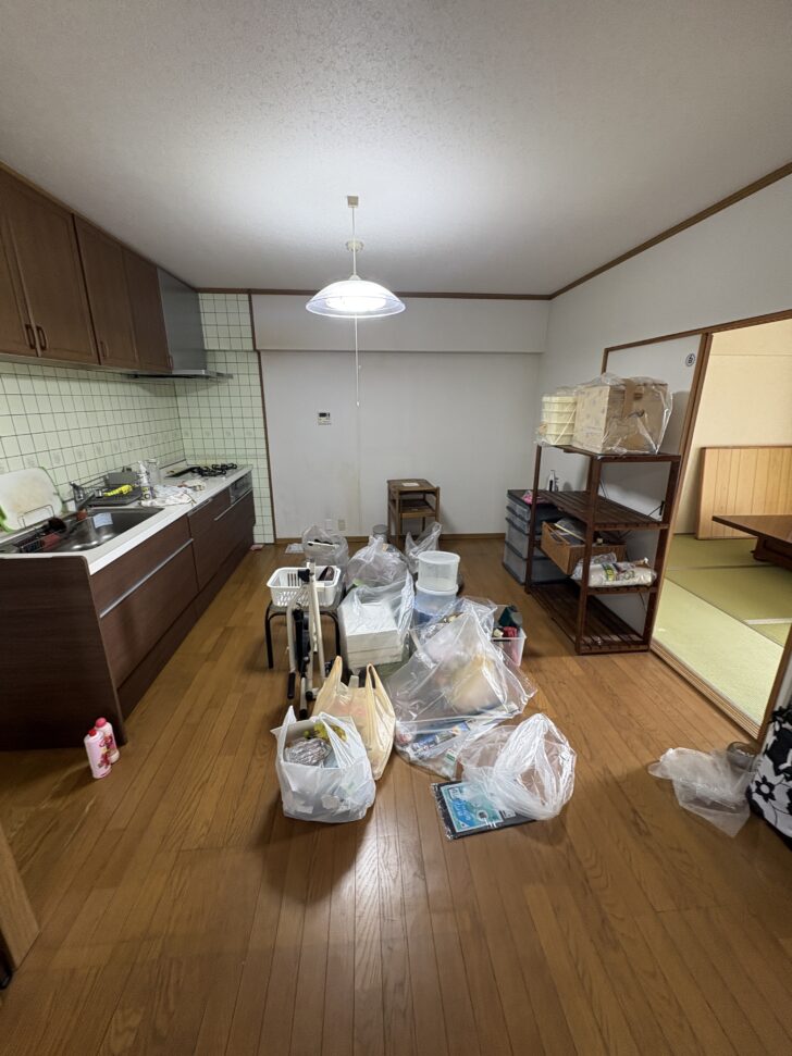 山口県光市三井 掃除機、ポータブルクーラー、ラタンかご、食器乾燥機、ワイヤーラック、段ボール箱、プラスチックケース、雑貨類、袋詰め不用品一式 回収事例